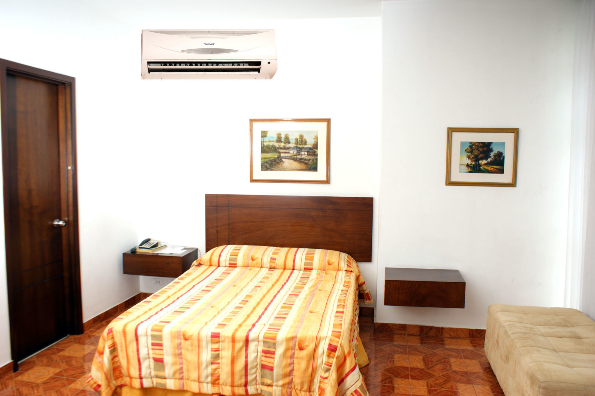 Hotel Royal Plaza קאלי מראה חיצוני תמונה