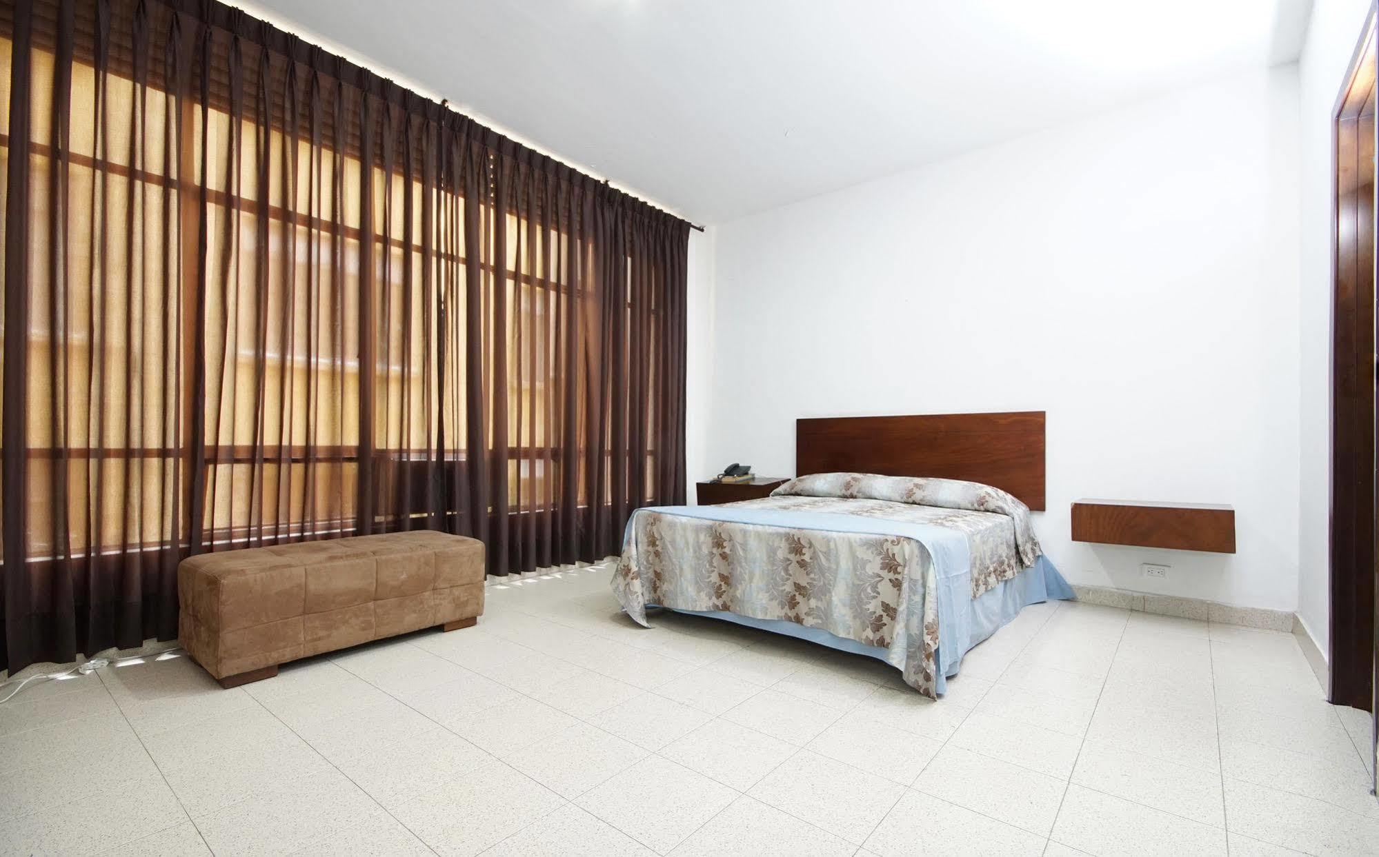 Hotel Royal Plaza קאלי מראה חיצוני תמונה