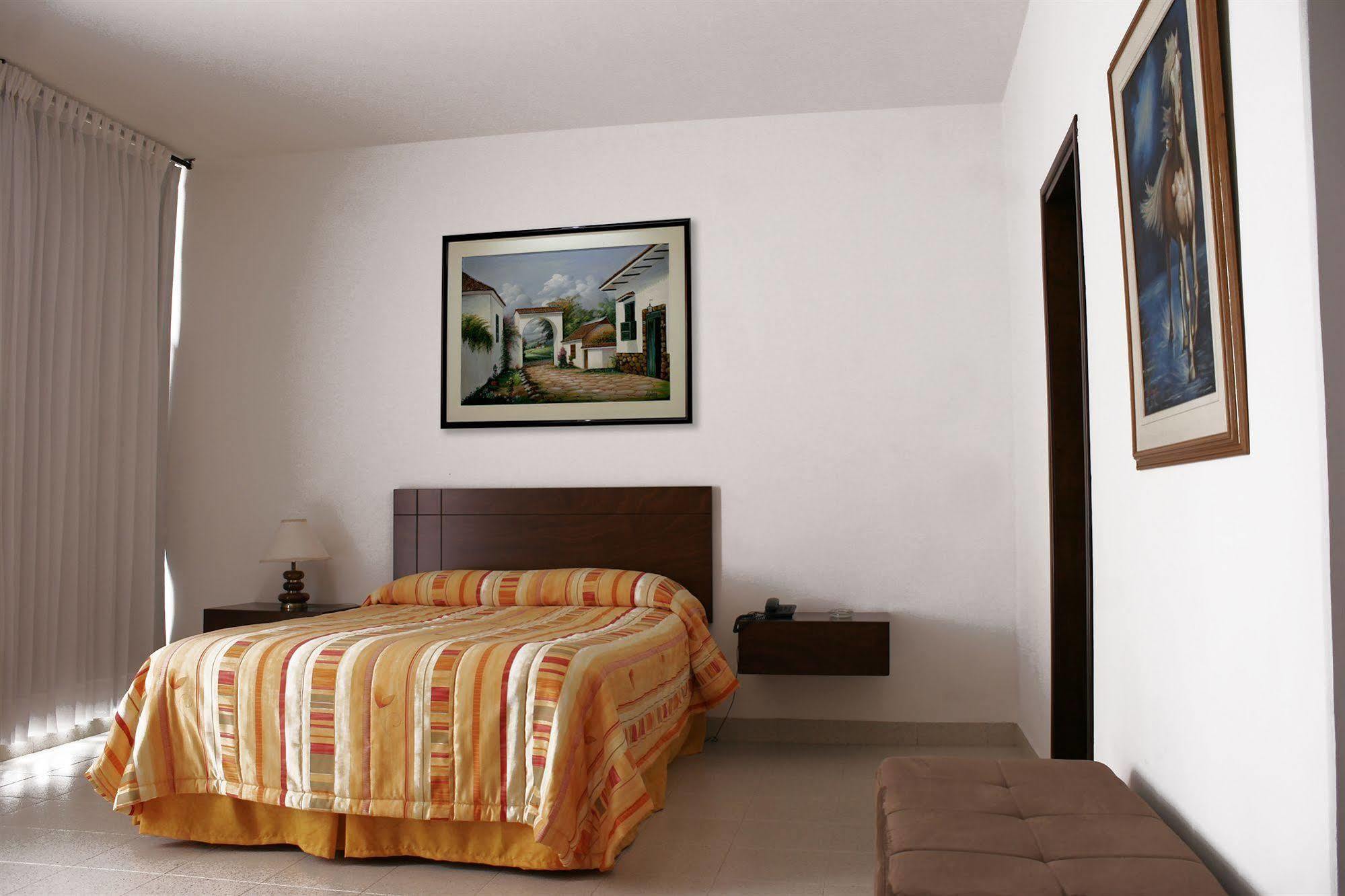 Hotel Royal Plaza קאלי מראה חיצוני תמונה
